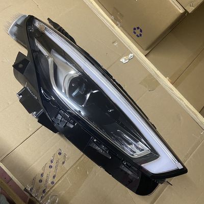 MG ZS 2019 Witte linker- en rechterhoofdlamp OE 10550754 voor autobevestiging MG SAIC Plastic
