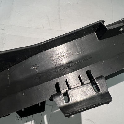 8*102*14 cm Plastic rooster voor Tesla Model 3 Voorbumper 1085927-00-C Top- Materiaal
